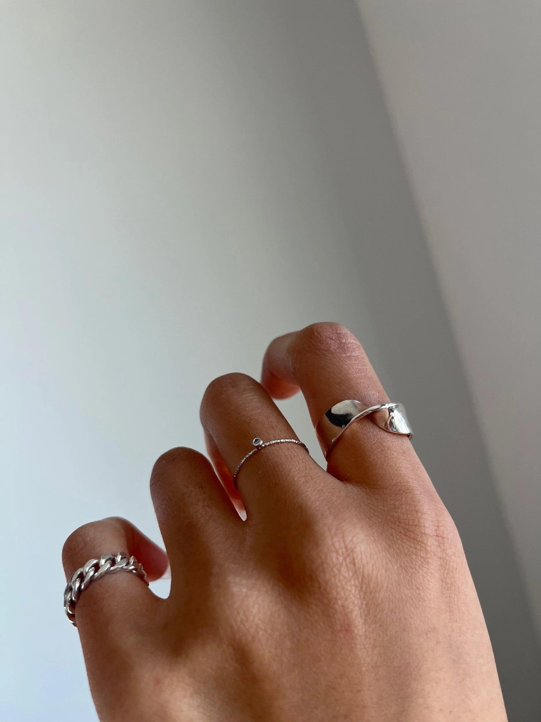 Möbius Ring