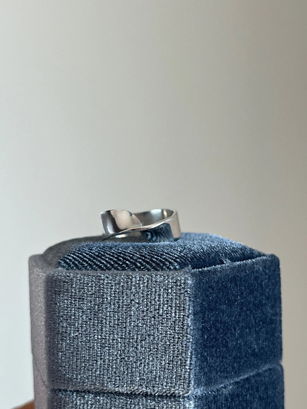 Möbius Ring