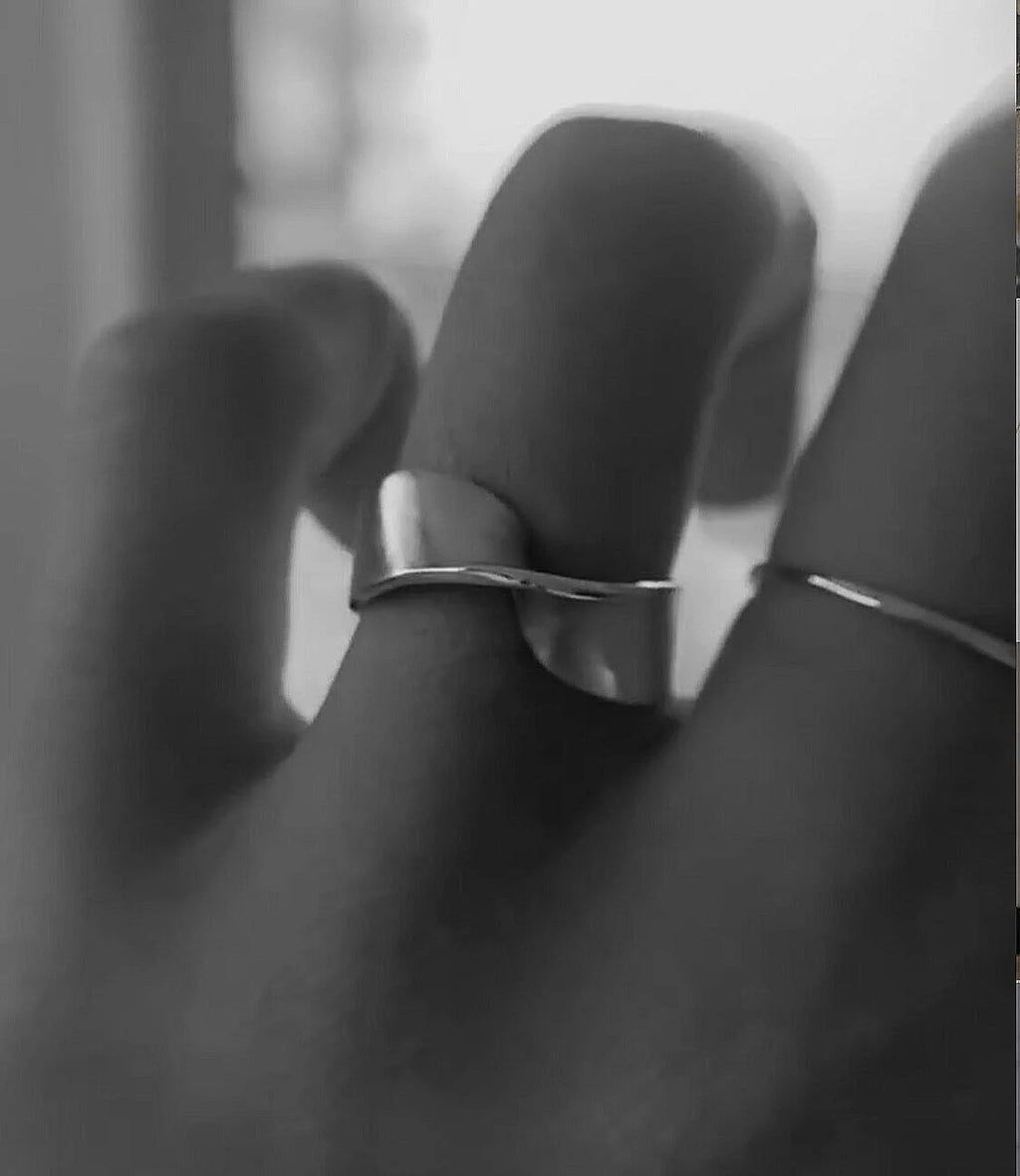 Möbius Ring