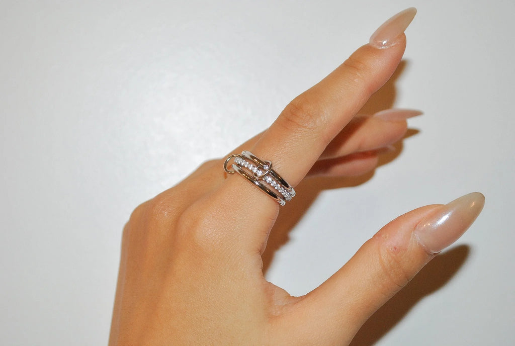 Three Link Ring