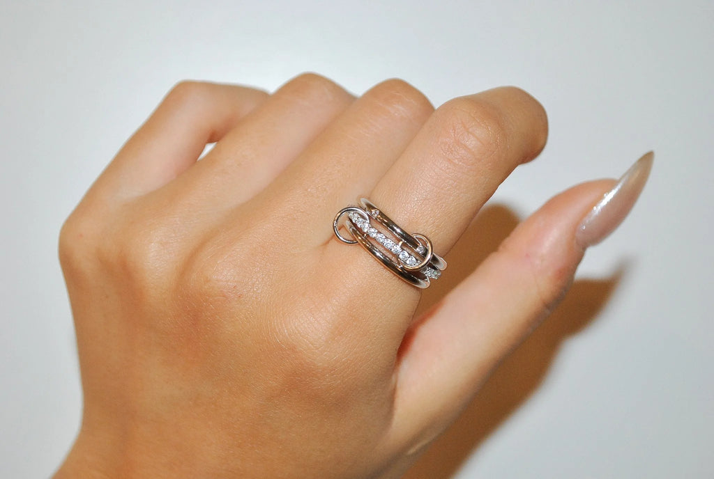 Three Link Ring