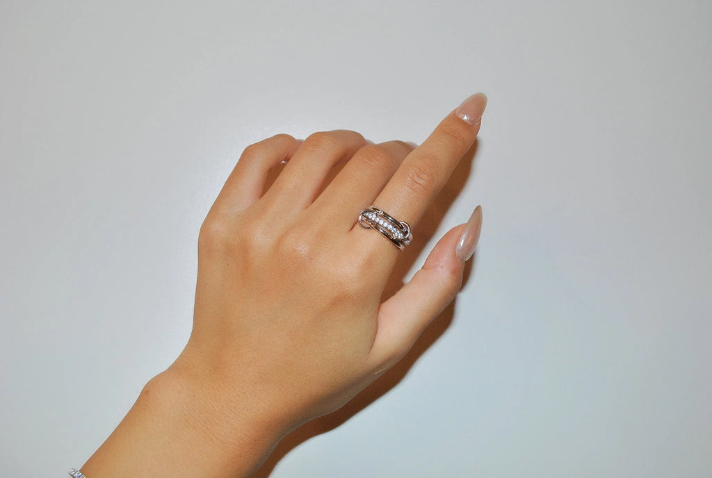 Three Link Ring