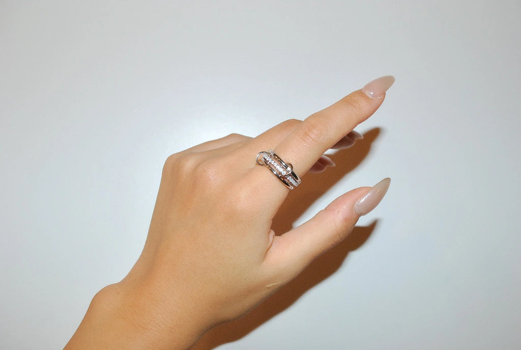 Three Link Ring