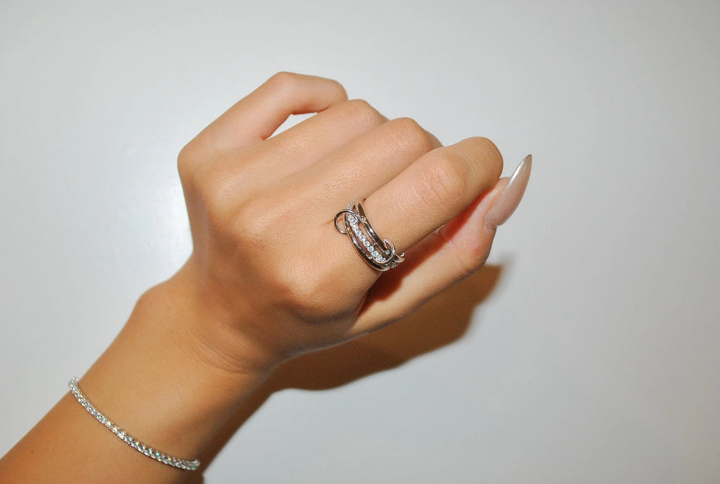 Three Link Ring