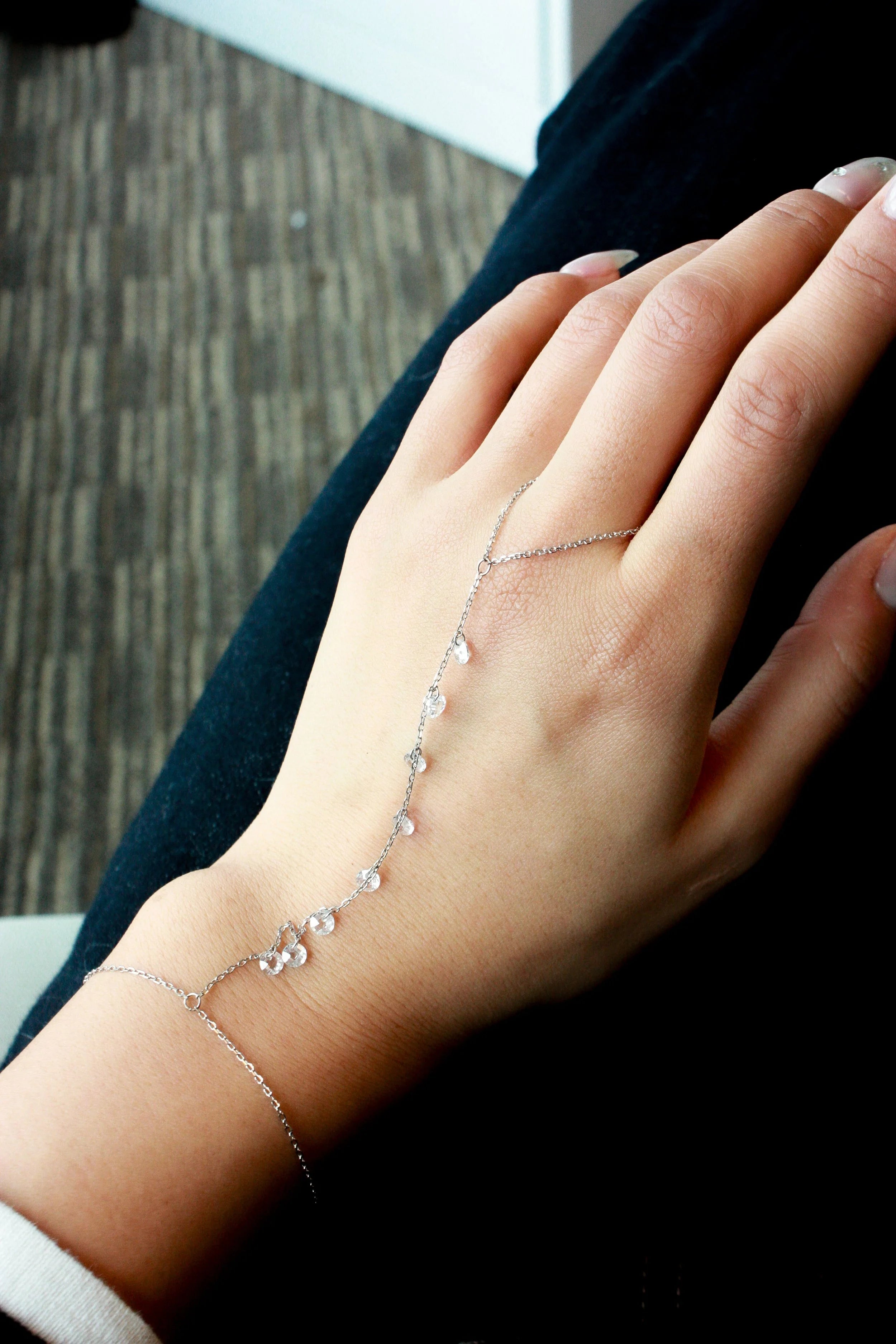 Rose-cut Hand Chain