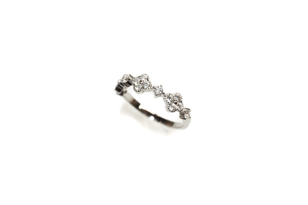 Round and Clover Diamond Ring