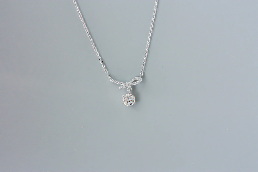 Ribbon Moissanite Necklace